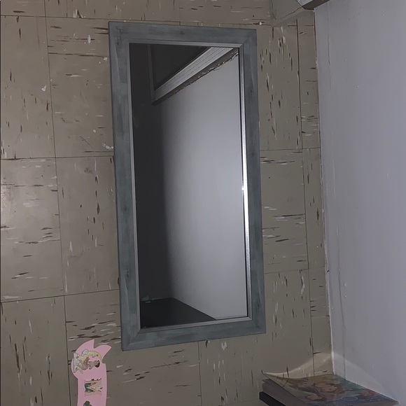 MIRROR - Picture 3 of 3